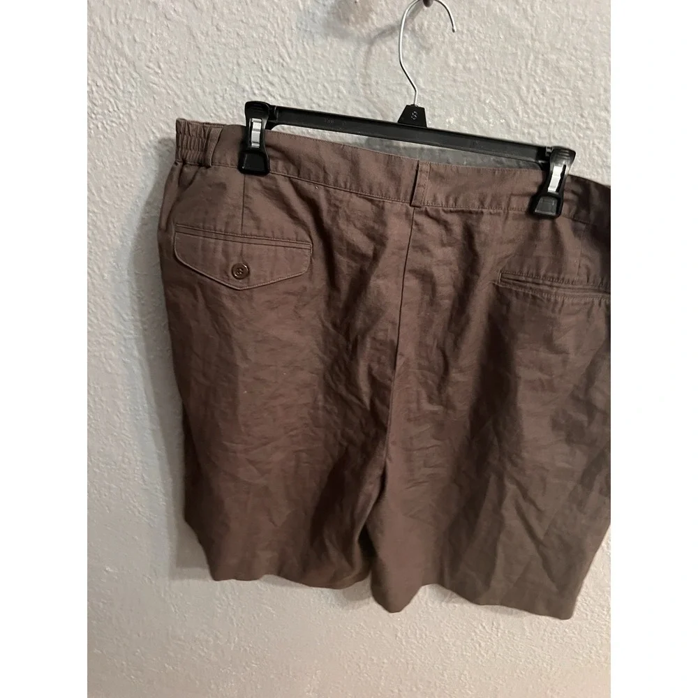 Vintage Points West Brown Pleated Shorts Size 42  Inseam 9 Inches